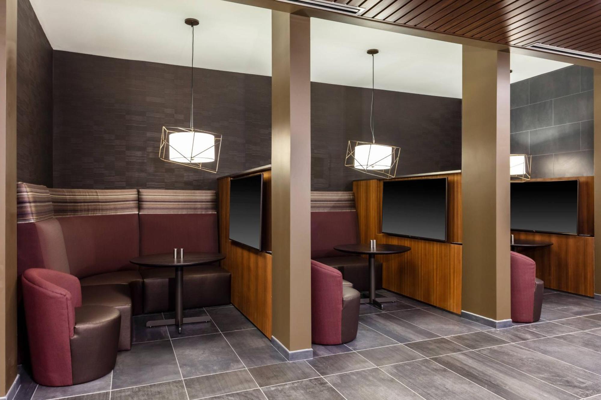 מלון Courtyard By Marriott Indianapolis West-Speedway מראה חיצוני תמונה